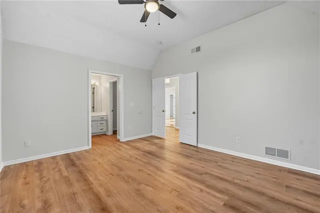 $550,000 | 5829 Manor Lane, Parkville, MO 64152