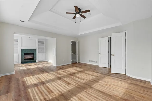 $550,000 | 5829 Manor Lane, Parkville, MO 64152