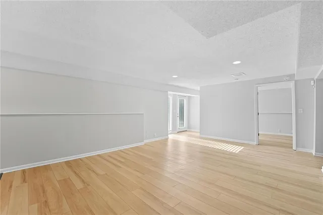 $550,000 | 5829 Manor Lane, Parkville, MO 64152