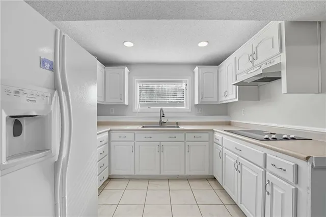 $550,000 | 5829 Manor Lane, Parkville, MO 64152