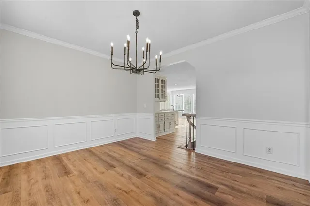 $550,000 | 5829 Manor Lane, Parkville, MO 64152