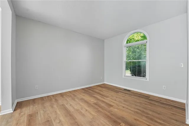 $550,000 | 5829 Manor Lane, Parkville, MO 64152