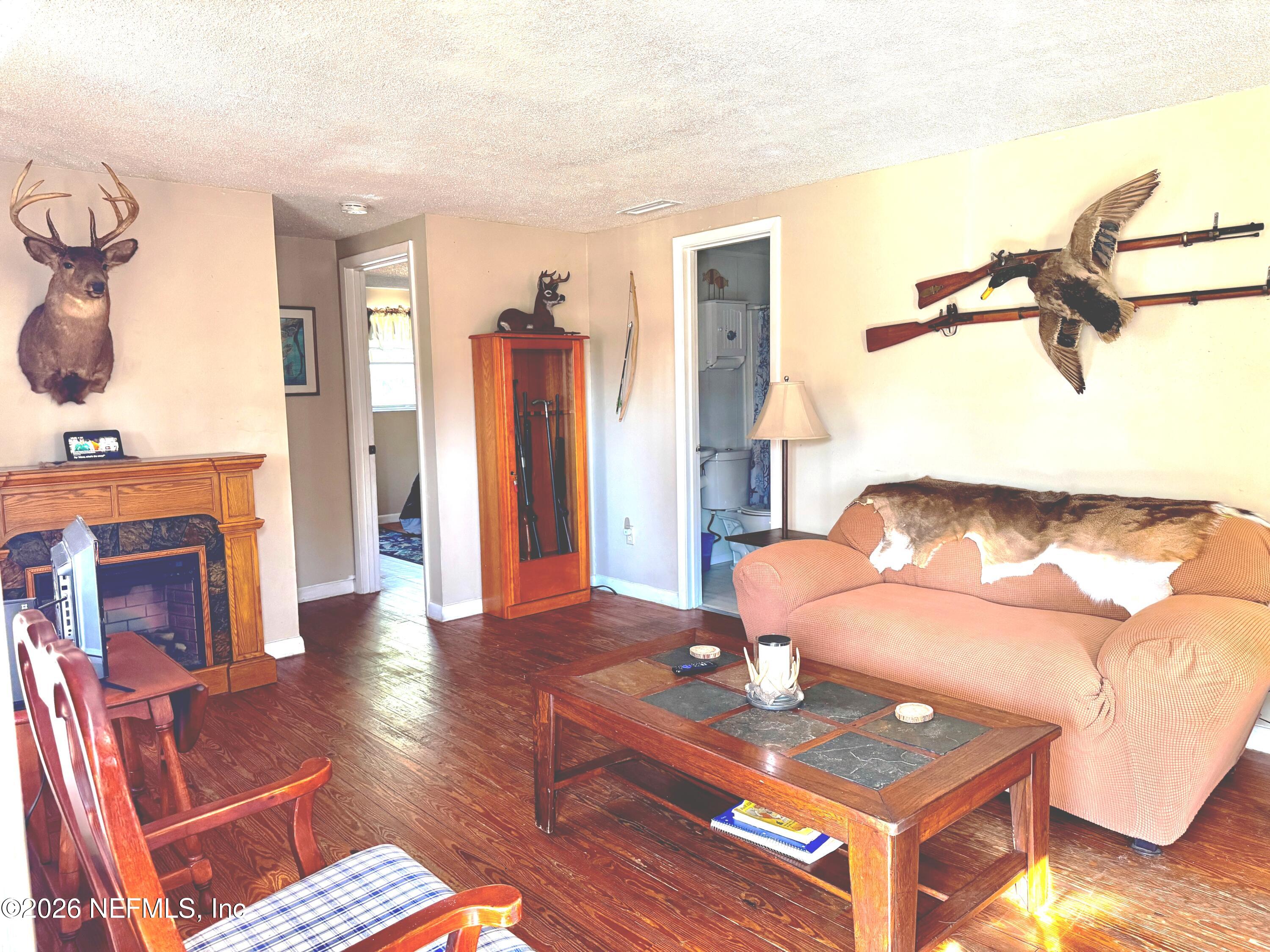 130 Adrian Avenue Interlachen, FL 32148 - Photo 5 of 26 IMG_4326