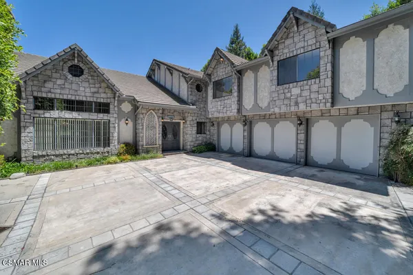 $2,495,000 | 4526 Gloria Avenue, Encino, CA 91436