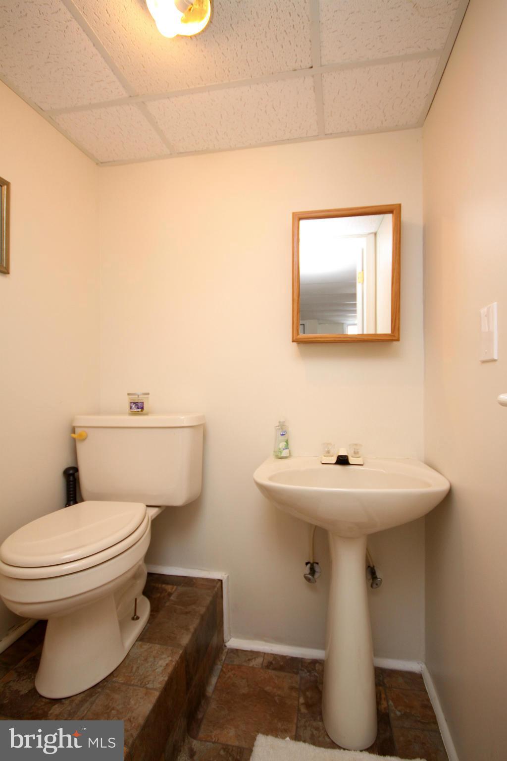 8436 Lockwood Road Pasadena, MD 21122 - Photo 15 of 25 Bath