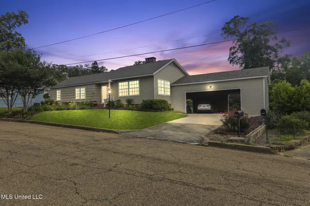 $188,500 | 917 North Street, McComb, MS 39648