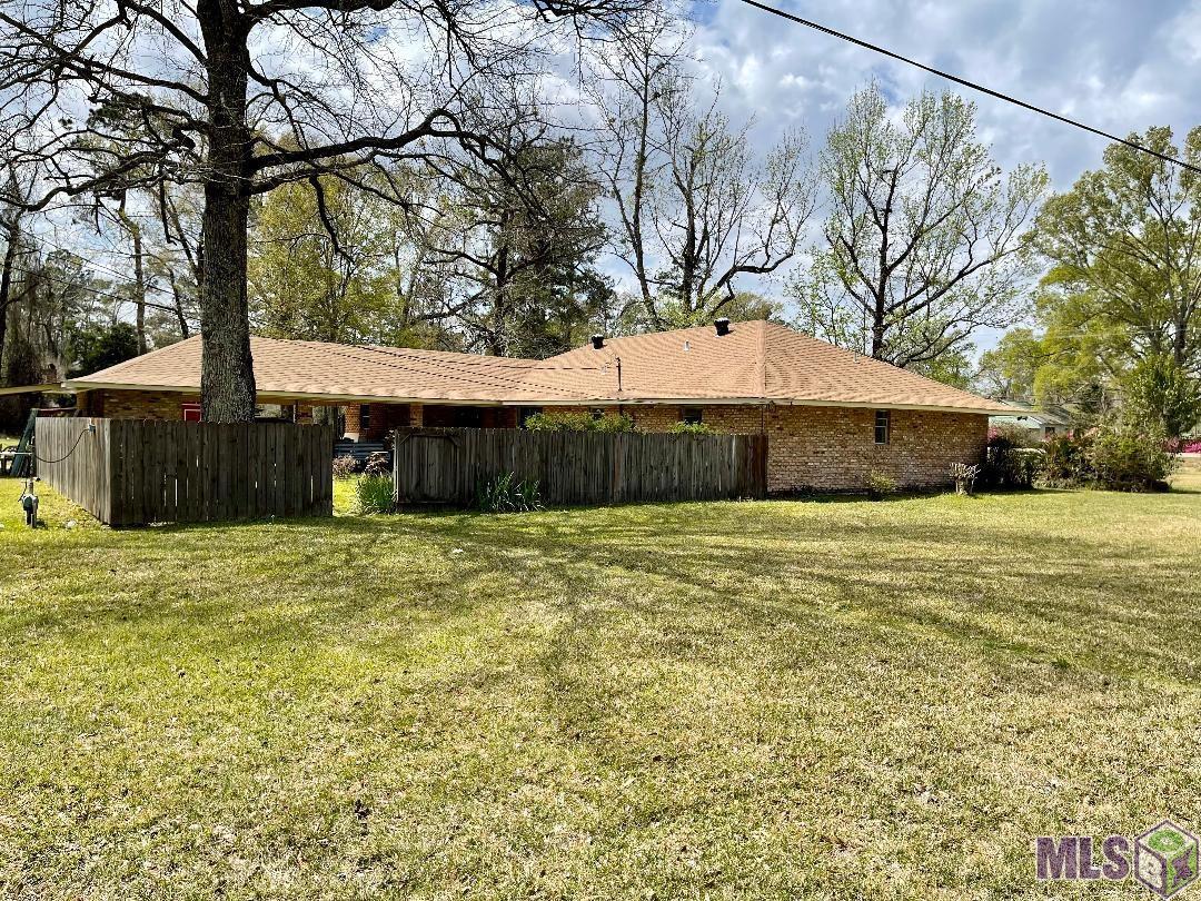 9274 Springfield Road Denham Springs, LA 70706 - Photo 4 of 29