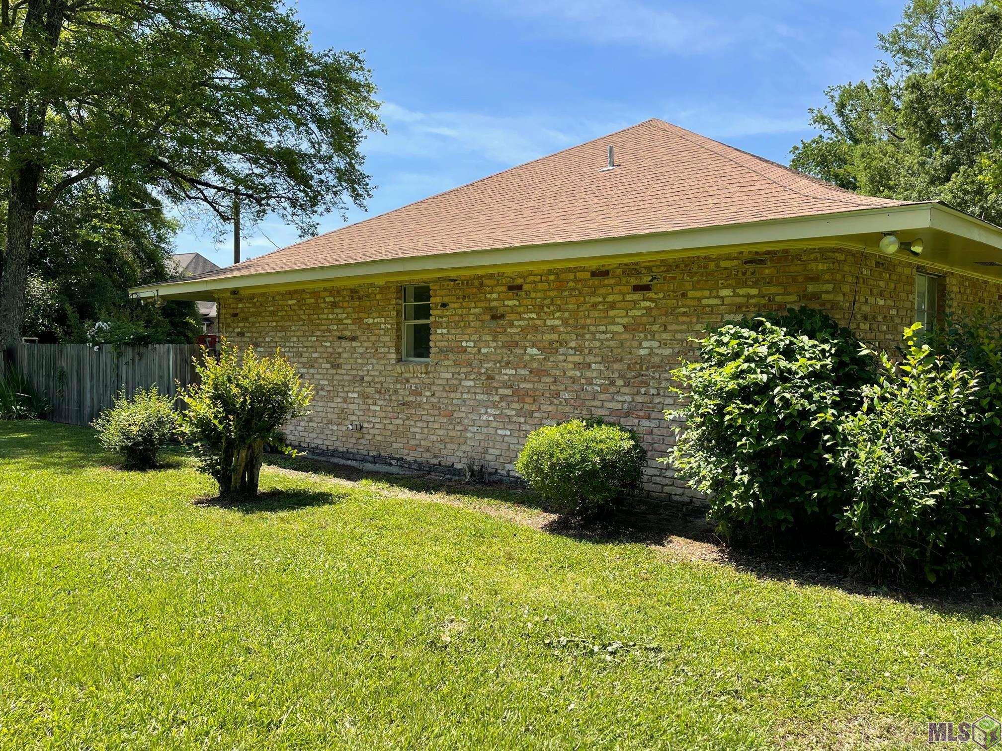 9274 Springfield Road Denham Springs, LA 70706 - Photo 6 of 29