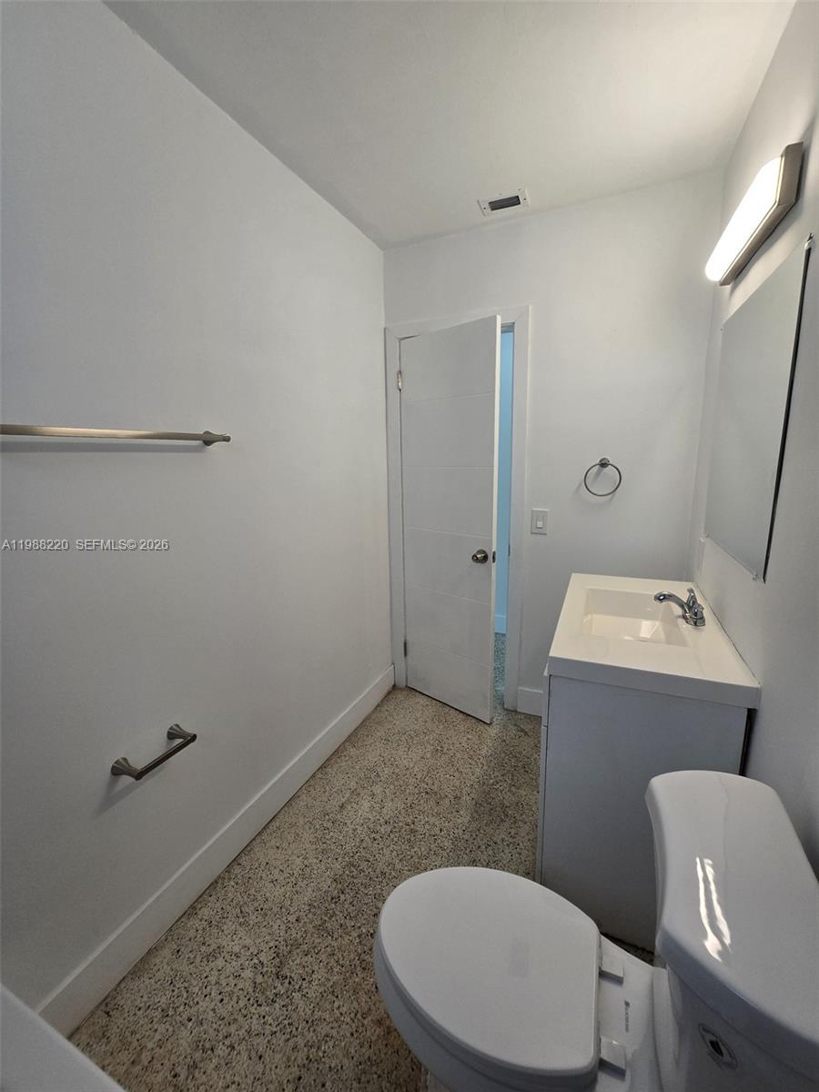 3245 Southwest 88th Court Miami, FL 33165 - Photo 13 of 23