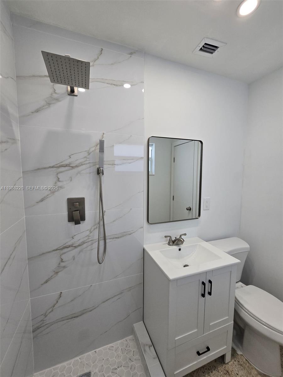 3245 Southwest 88th Court Miami, FL 33165 - Photo 16 of 23