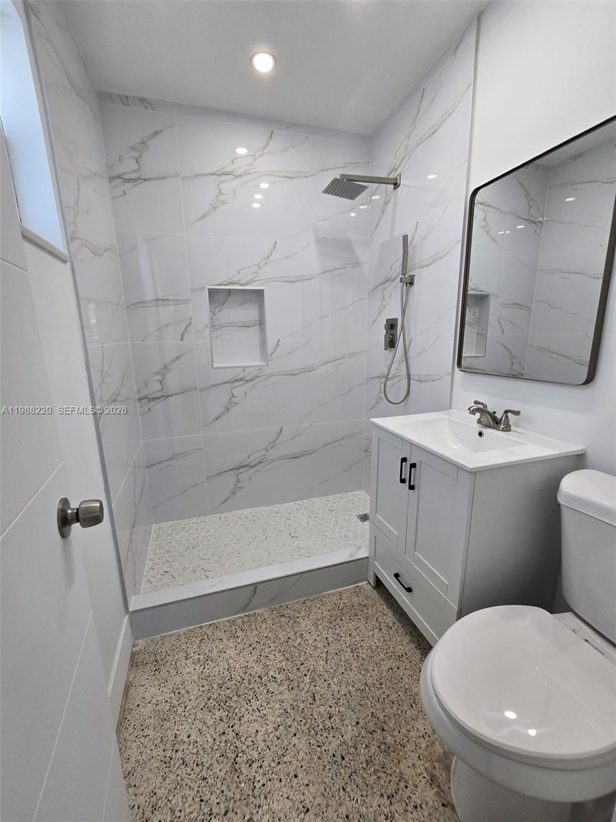 3245 Southwest 88th Court Miami, FL 33165 - Photo 17 of 23