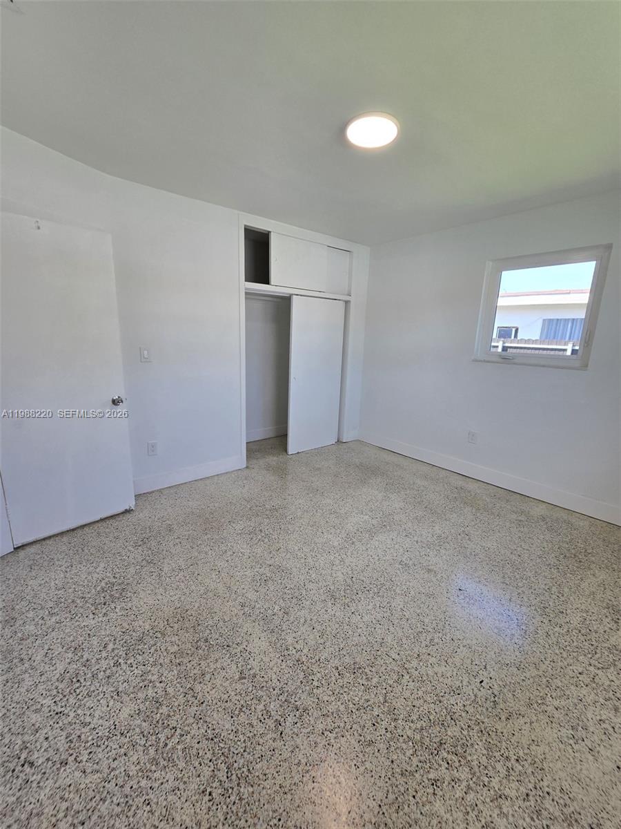 3245 Southwest 88th Court Miami, FL 33165 - Photo 10 of 23