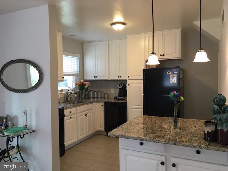 4 Tanglewood Road Baltimore, MD 21228 - Photo 13 of 35 YOUR COMPLETELY RENOVATED DREAM KITCHEN!!