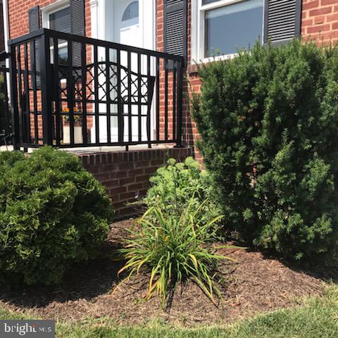 4 Tanglewood Road Baltimore, MD 21228 - Photo 25 of 35 EASY-CARE LANDSCAPING & FULL BRICK SURROUND!