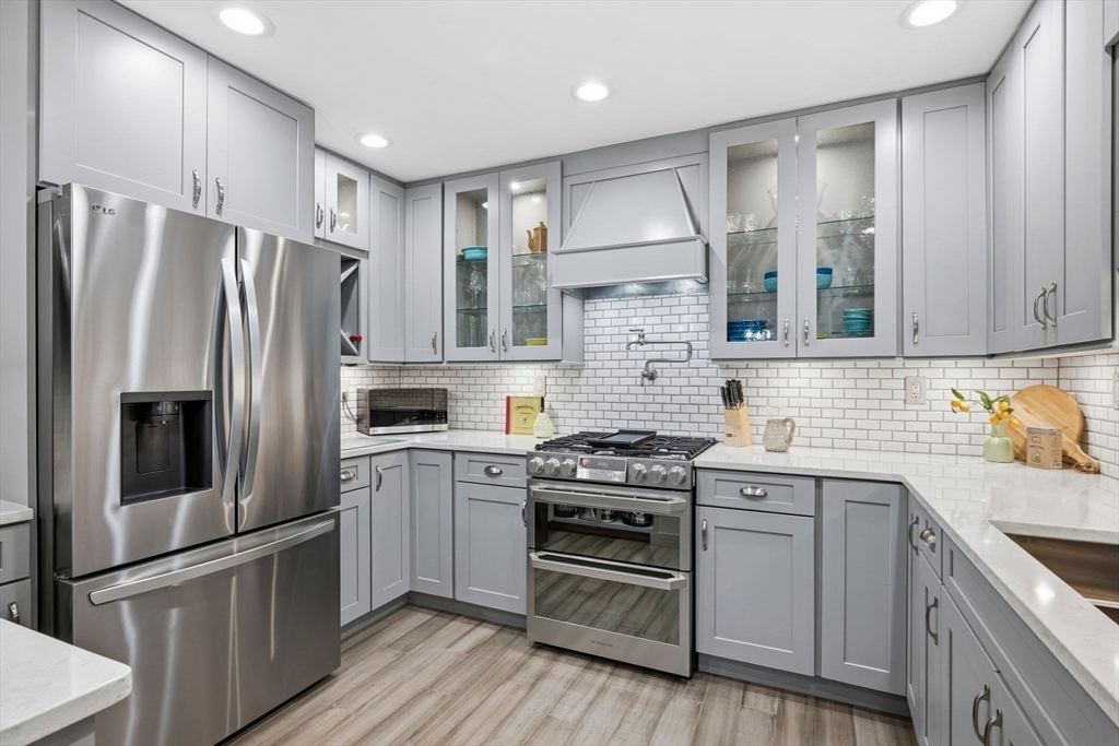 11 Friend Street Beverly, MA 01915 - Photo 10 of 37