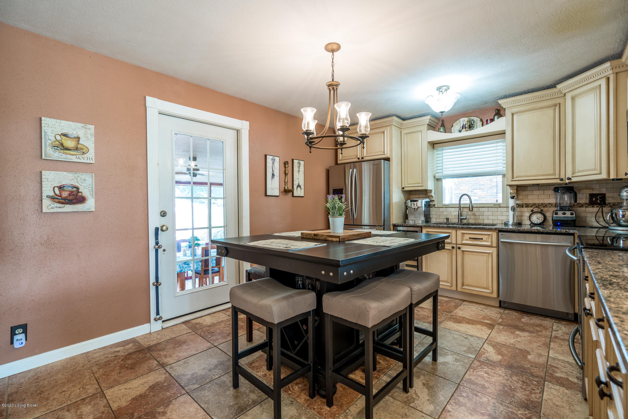 8515 Moody Road Louisville, KY 40219 - Photo 7 of 49 8510-5