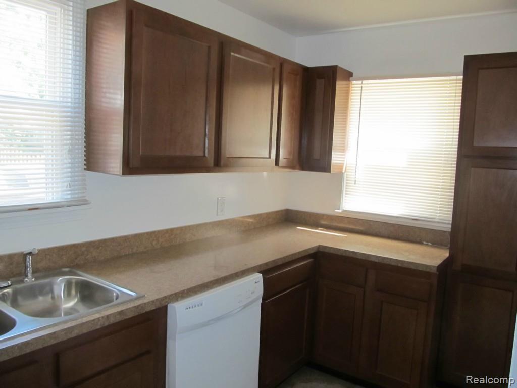 3111 Williams Street Inkster, MI 48141 - Photo 8 of 35 IMG_5673.jpg