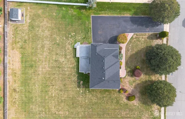 $979,900 | 27 Samantha Drive, Monroe Township, NJ 08831