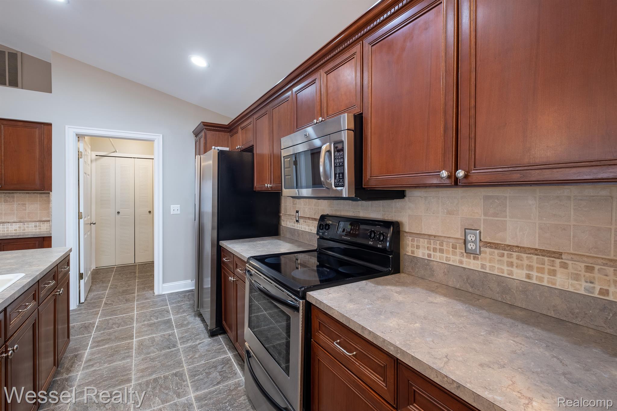 158 Paton Way, Unit 6 Romeo, MI 48065 - Photo 9 of 23 Gallery Image 9
