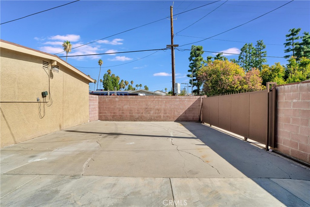 20300 Sherman Way Winnetka, CA 91306 - Photo 30 of 33 a view of a backyard