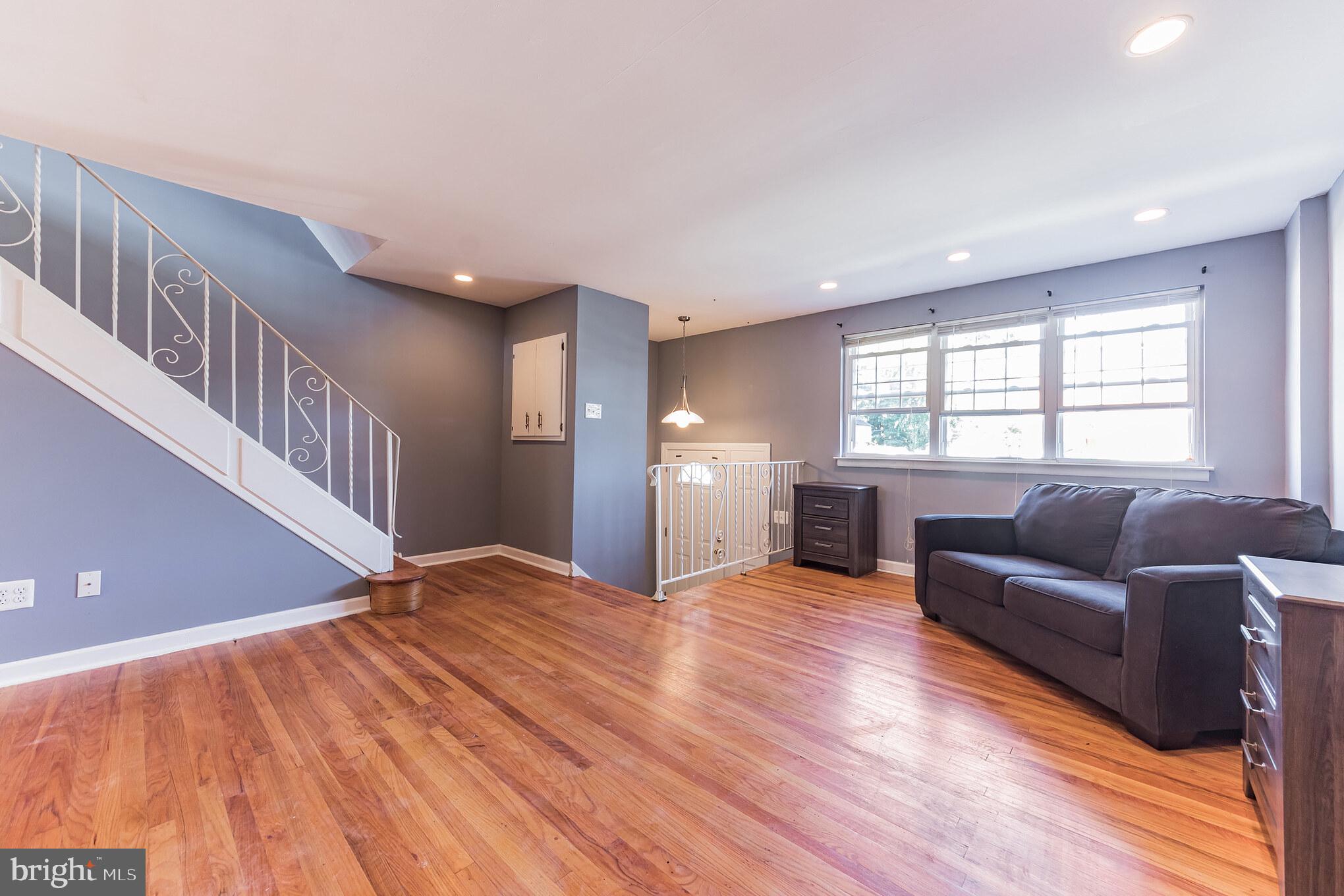 4203 Greenmount Road Philadelphia, PA 19154 - Photo 2 of 15 Spacious Living Room w/Hardwood Flooring
