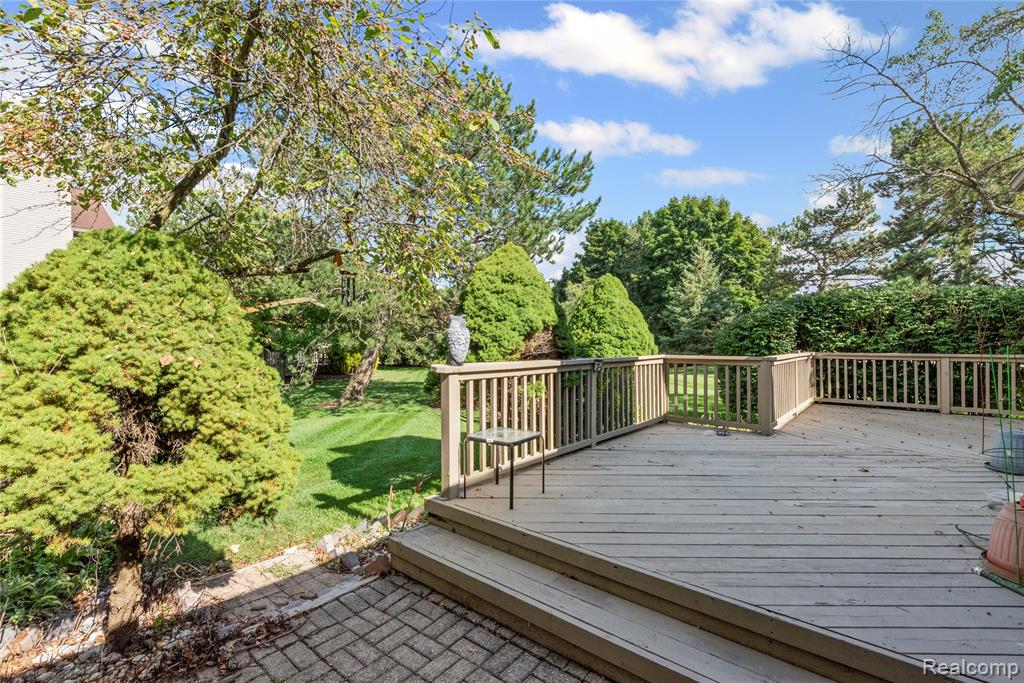 586 Ashley Circle Rochester Hills, MI 48307 - Photo 34 of 35