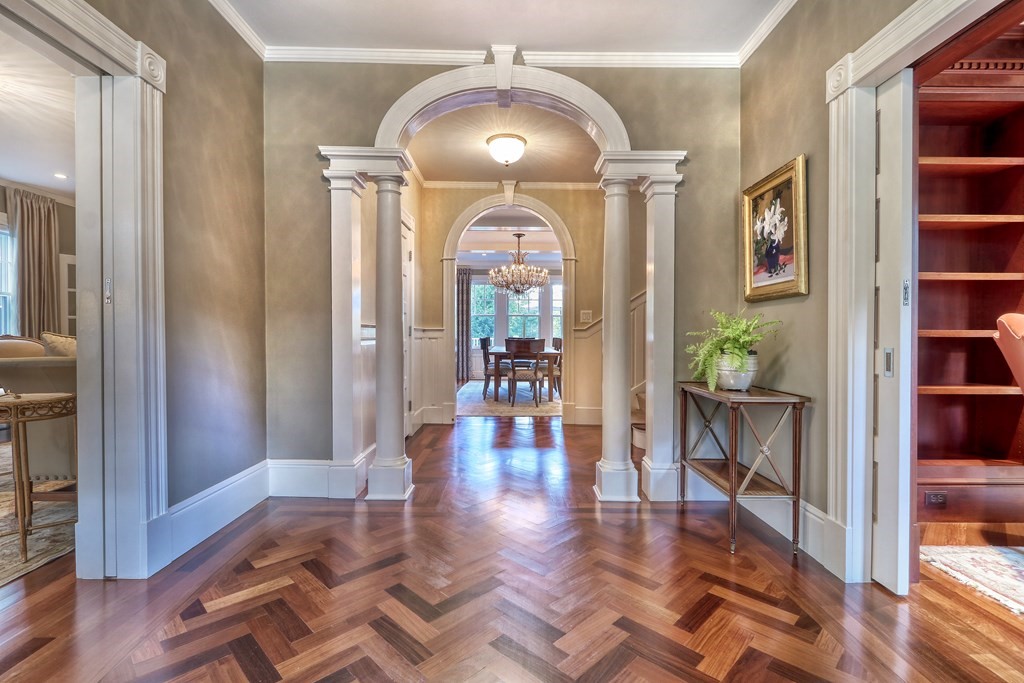 15 Livermore Road Wellesley, MA 02481 - Photo 4 of 42 Gallery Image 4