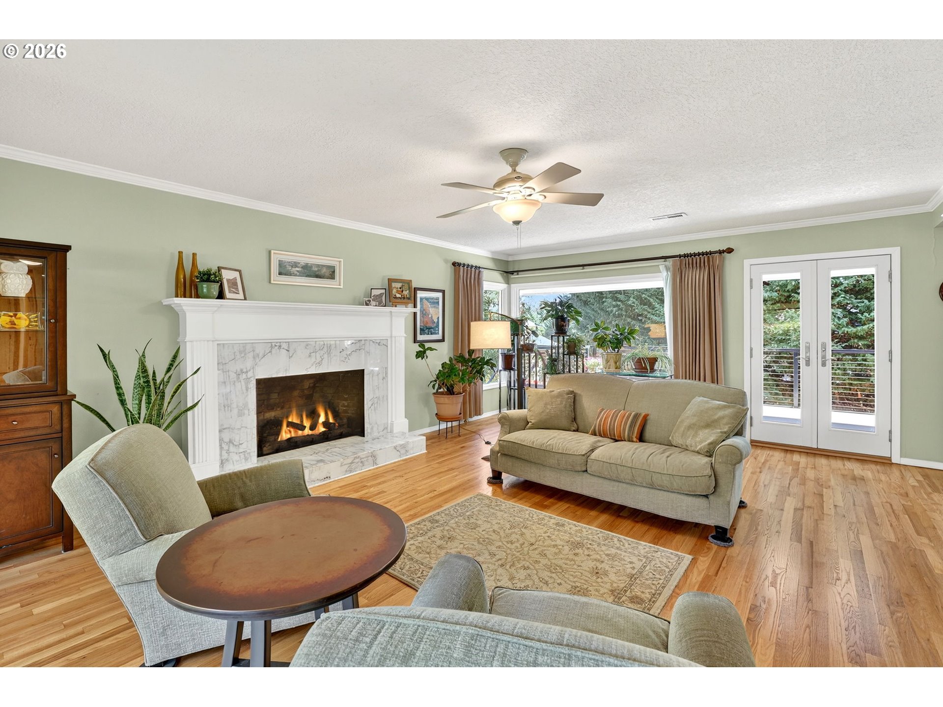 1620 Southwest Maplecrest Drive Portland, OR 97219 - Photo 12 of 48 Family Room