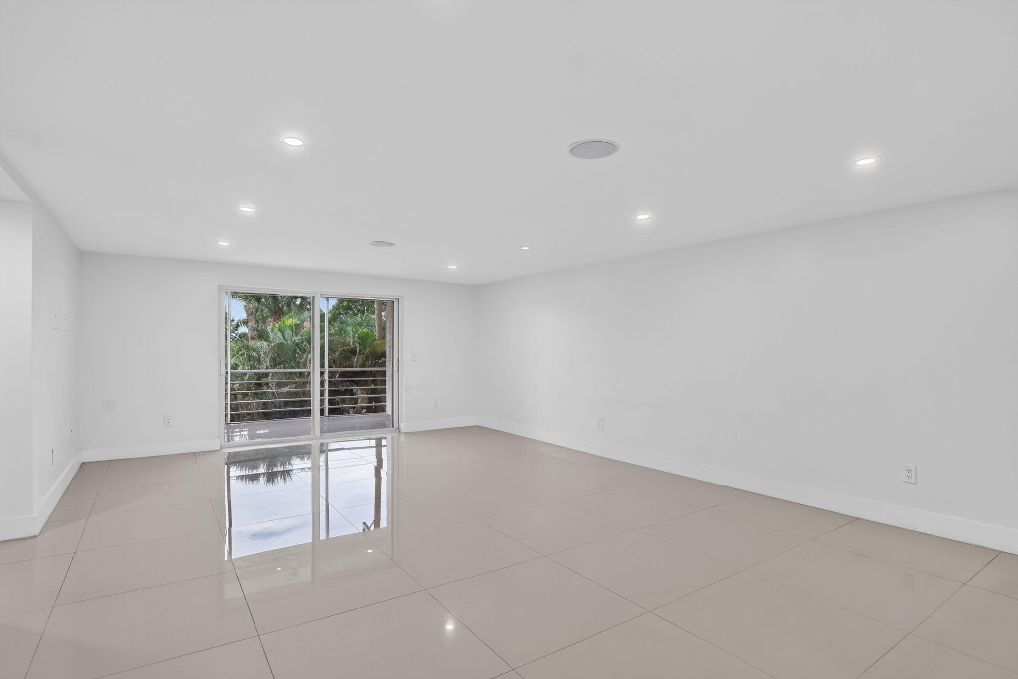 10110 Boca Entrada Boulevard, Unit 305 Boca Raton, FL 33428 - Photo 8 of 33 7-web-or-mls-DSC_2254
