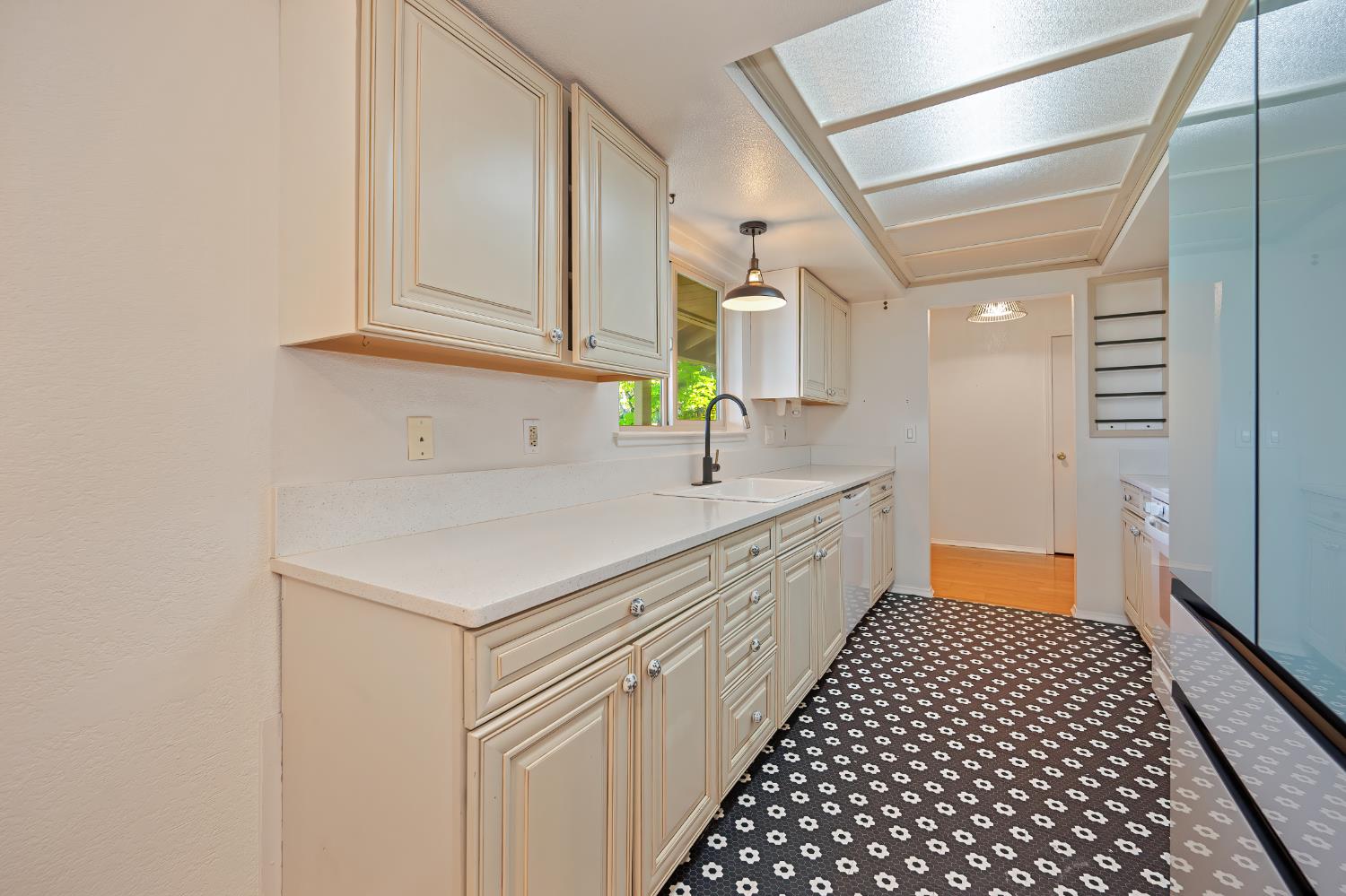 3582 Bell Road Auburn, CA 95602 - Photo 13 of 63