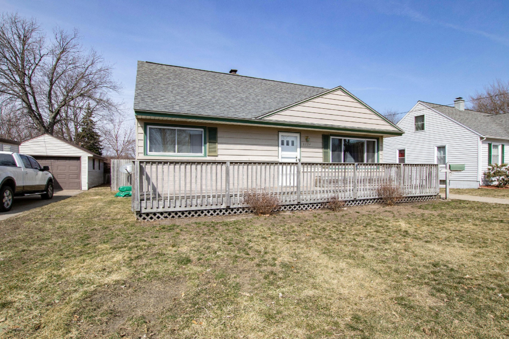 1224 Cornell Road Muskegon, MI 49441 - Photo 2 of 25 IMG_2018