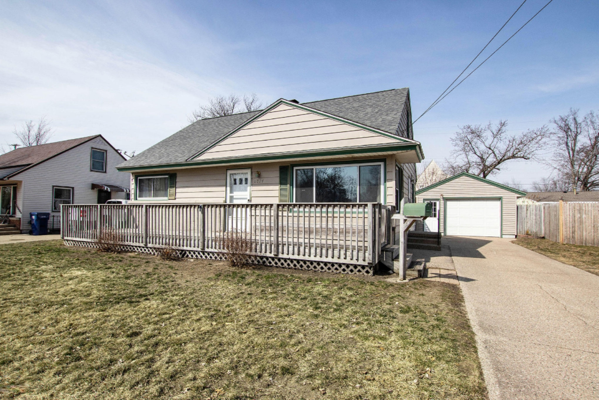 1224 Cornell Road Muskegon, MI 49441 - Photo 3 of 25 IMG_2013