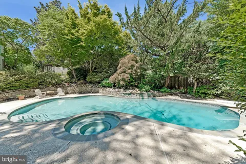 $2,389,800 | 6952 Kyleakin Court, McLean, VA 22101