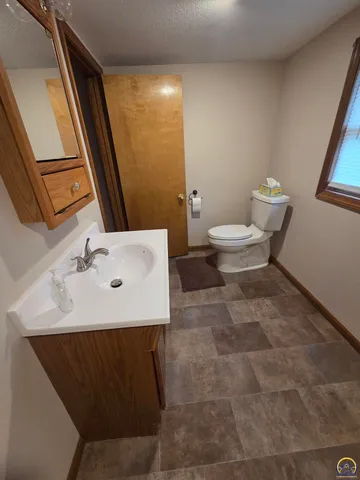 $235,000 | 712 Idaho Avenue, Holton, KS 66436