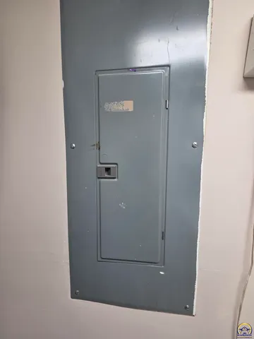 $235,000 | 712 Idaho Avenue, Holton, KS 66436