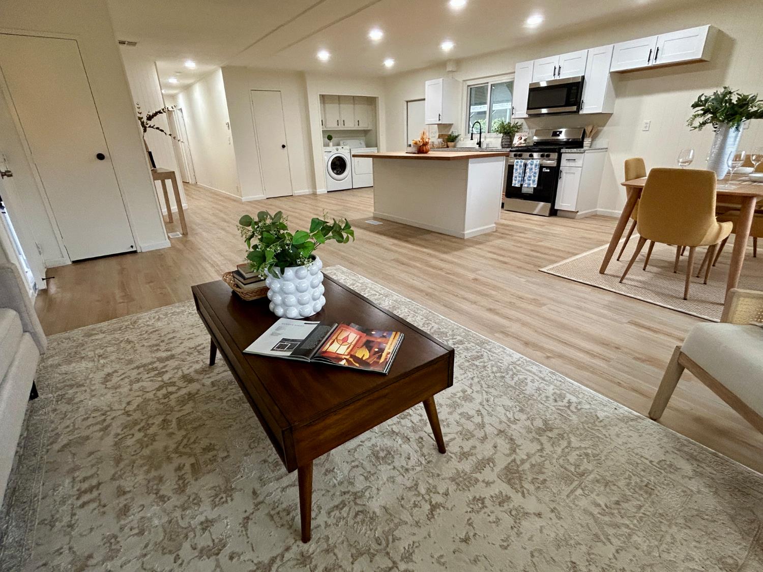 8665 Florin Road, Unit 183 Sacramento, CA 95828 - Photo 40 of 40 Open floor plan