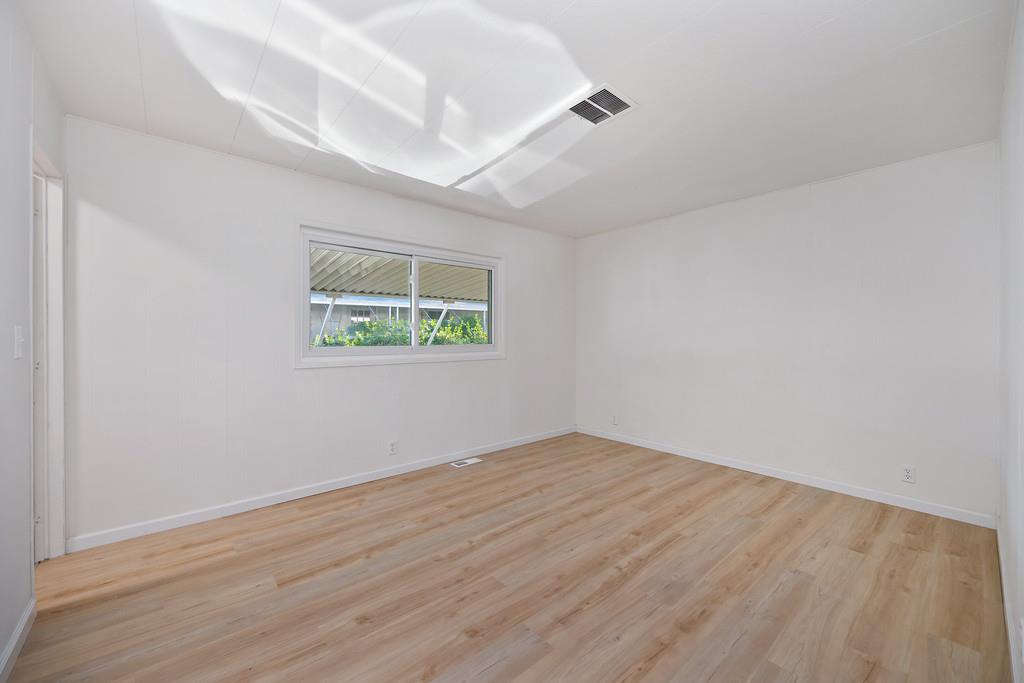 8665 Florin Road, Unit 183 Sacramento, CA 95828 - Photo 19 of 40 Large bedroom 2