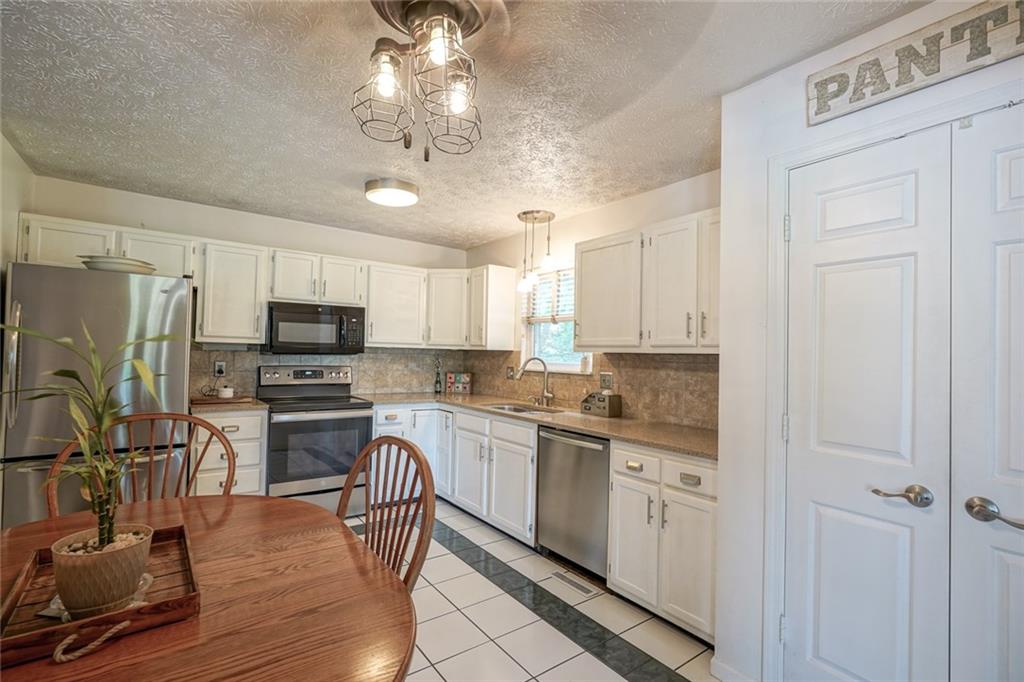 8558 Castle Farms Road Indianapolis, IN 46256 - Photo 15 of 45 Gallery Image 15