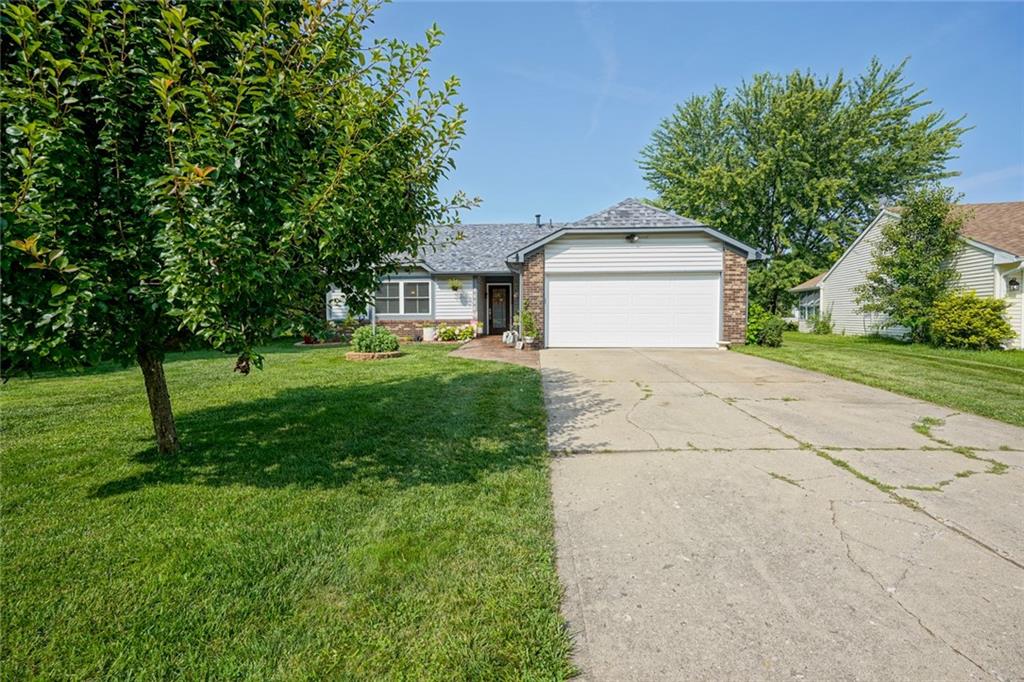 8558 Castle Farms Road Indianapolis, IN 46256 - Photo 3 of 45 Gallery Image 3