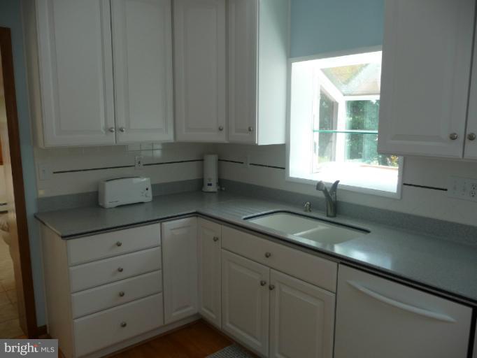 22629 Wildcat Road Germantown, MD 20876 - Photo 2 of 30 Kitchen