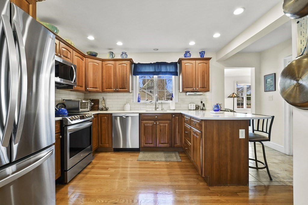 29 Bates Road Arlington, MA 02474 - Photo 4 of 29 Gallery Image 4