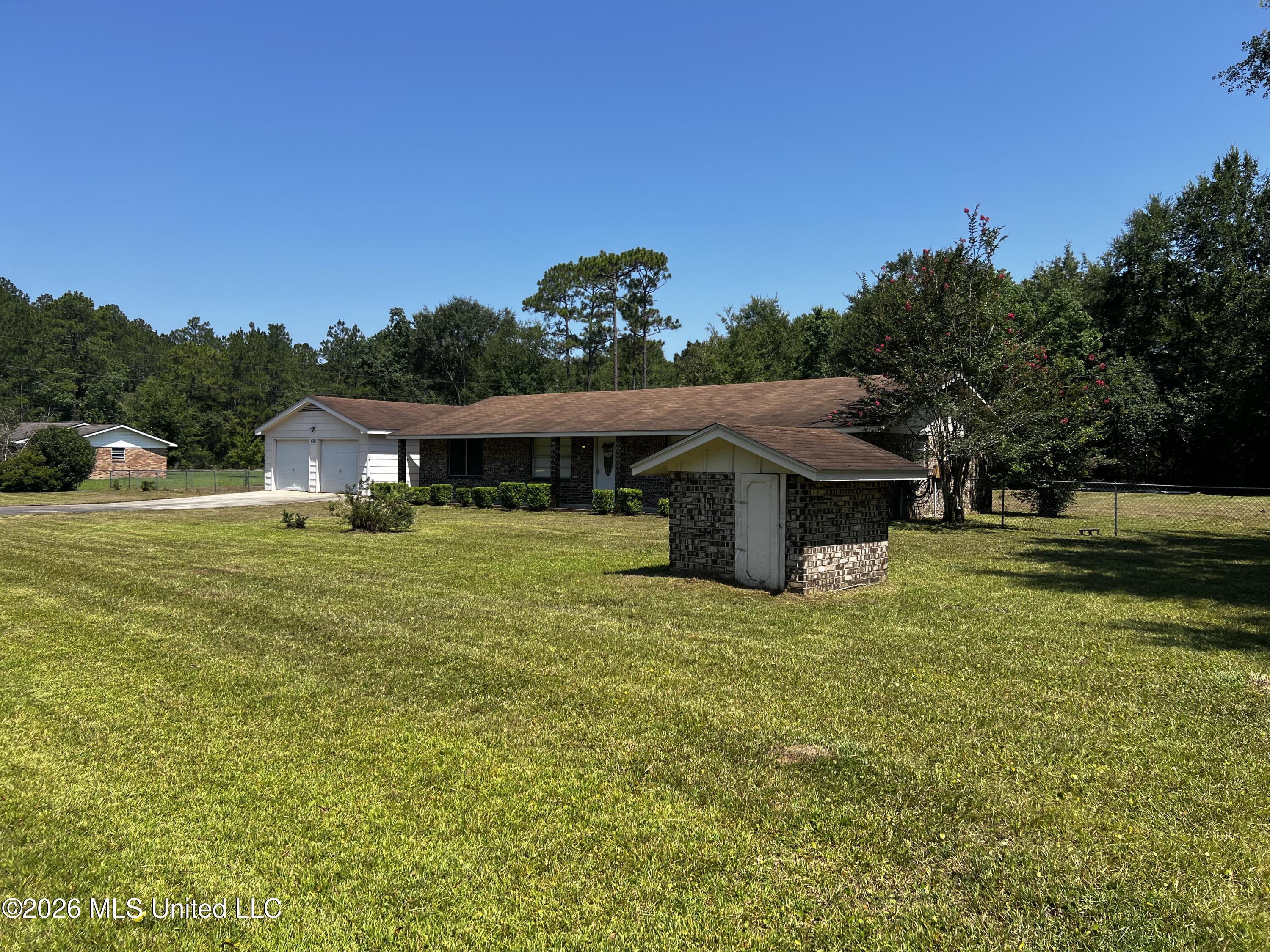 6301 Cleo Drive Moss Point, MS 39562 - Photo 9 of 42 IMG_2862