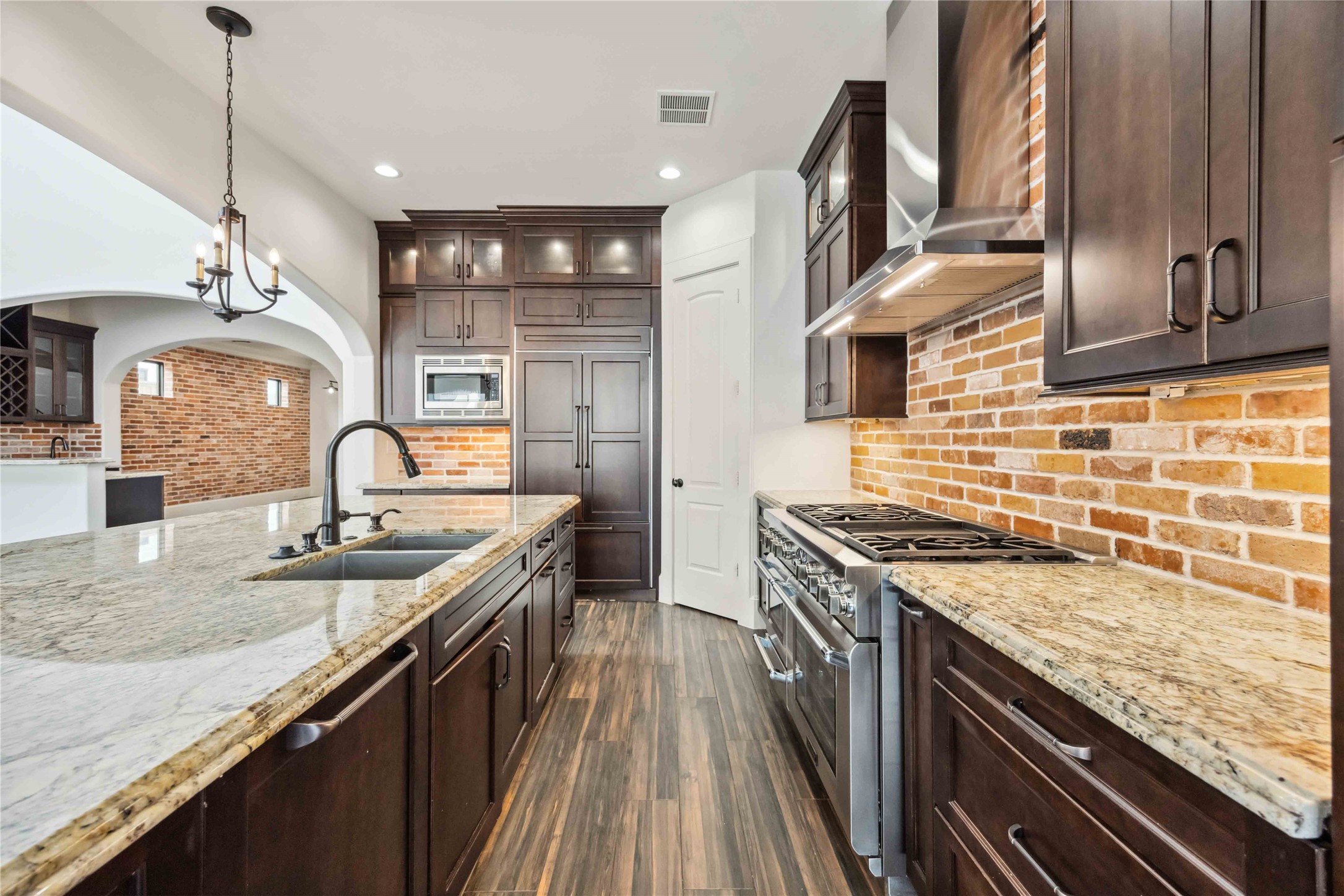215 Malone Street Houston, TX 77007 - Photo 12 of 48 Kitchen