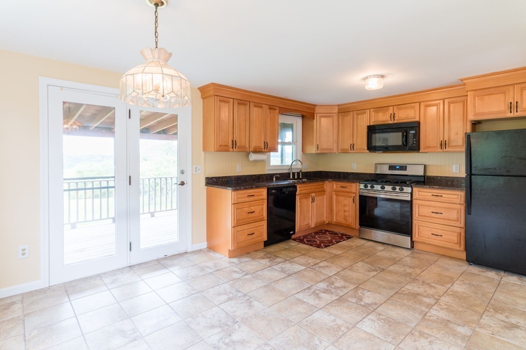 152 Whitehall Road Amesbury, MA 01913 - Photo 8 of 26 Gallery Image 8