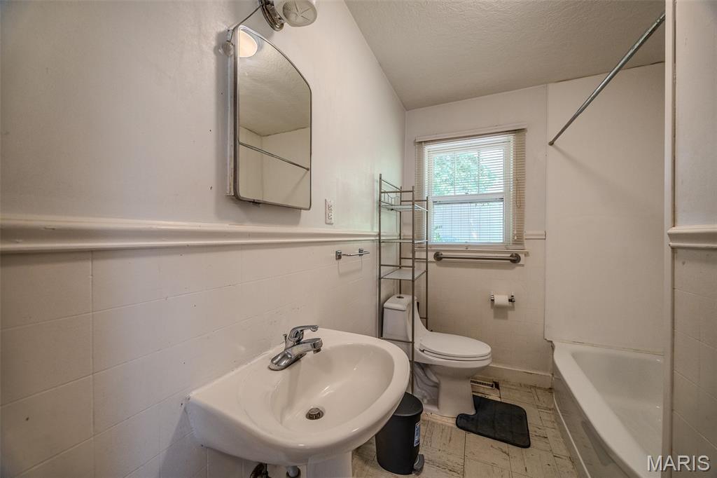 757 South Adams Avenue Lebanon, MO 65536 - Photo 17 of 35