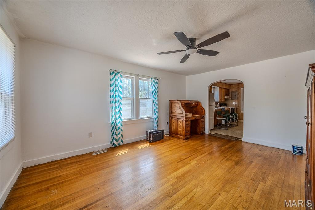 757 South Adams Avenue Lebanon, MO 65536 - Photo 2 of 35