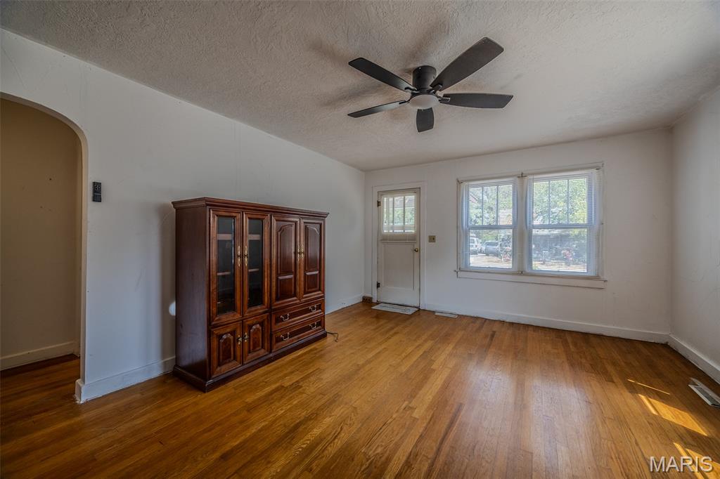 757 South Adams Avenue Lebanon, MO 65536 - Photo 5 of 35