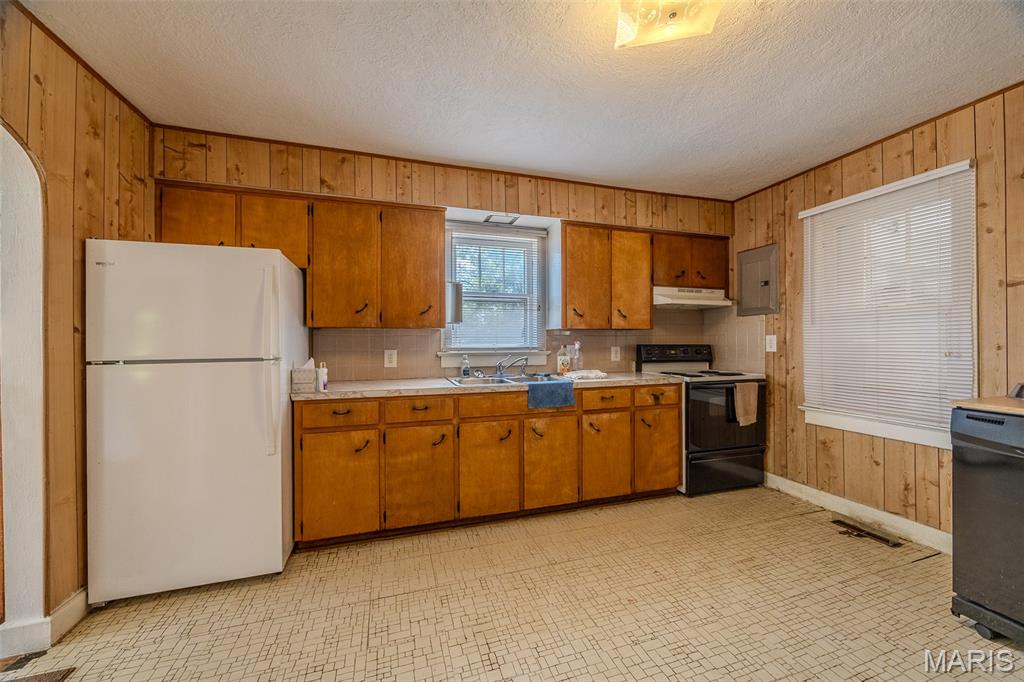 757 South Adams Avenue Lebanon, MO 65536 - Photo 8 of 35