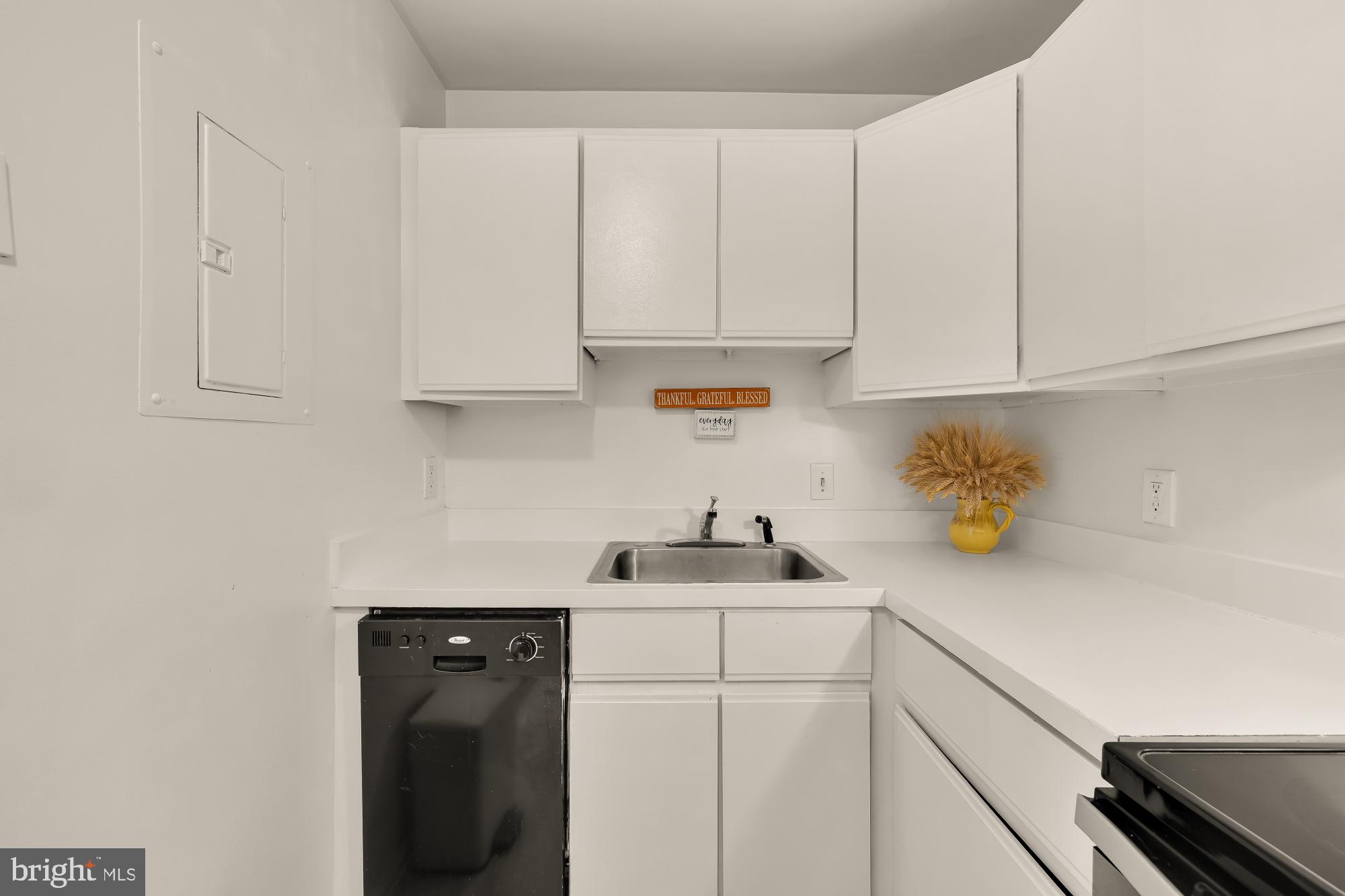 2630 Adams Mill Road Northwest, Unit 302 Washington, DC 20009 - Photo 10 of 20