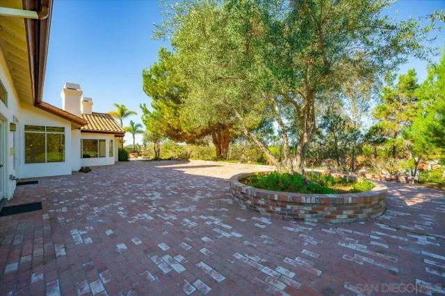 $1,300,000 | 1561 Greenridge Drive, Vista, CA 92081